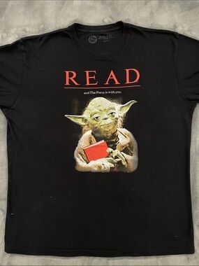 Star Wars Yoda “READ” Graphic tshirt